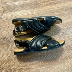 NWOT Geox puffer cross black leather buckle flat sandals